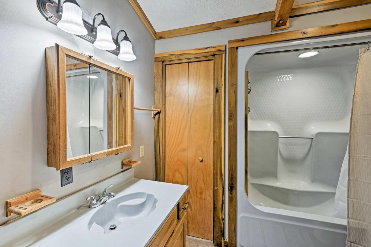 Rogersville Barn Apartment On 27 Acres With Pond! Екстериор снимка